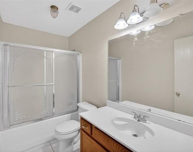 7016 Snowivy Court - Photo Thumbnail 15