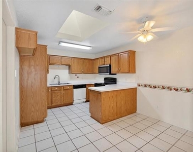 7016 Snowivy Court - Photo Thumbnail 8