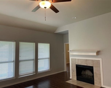 1208 Lazy Lane - Photo Thumbnail 7