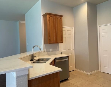 1208 Lazy Lane - Photo Thumbnail 15
