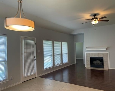1208 Lazy Lane - Photo Thumbnail 8