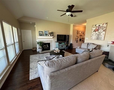 1208 Lazy Lane - Photo Thumbnail 5