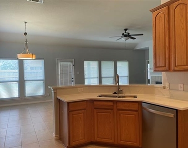 1208 Lazy Lane - Photo Thumbnail 12