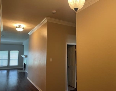 1208 Lazy Lane - Photo Thumbnail 2