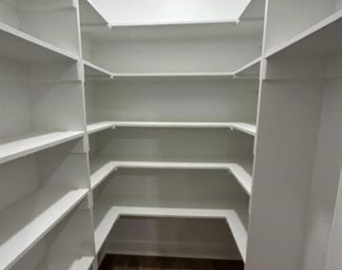 914 W Baker Street - Photo Thumbnail 7