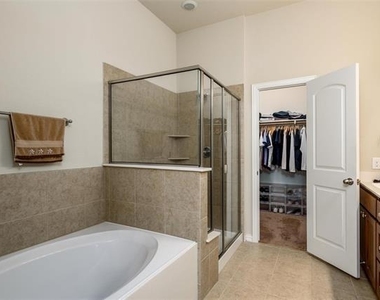 2559 Adam Lane - Photo Thumbnail 14