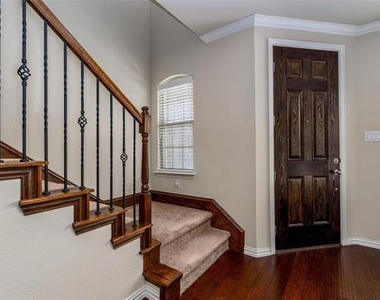 2559 Adam Lane - Photo Thumbnail 2