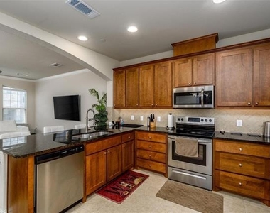 2559 Adam Lane - Photo Thumbnail 7