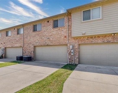 2559 Adam Lane - Photo Thumbnail 23