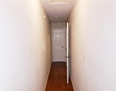 6038 Victor Street - Photo Thumbnail 7