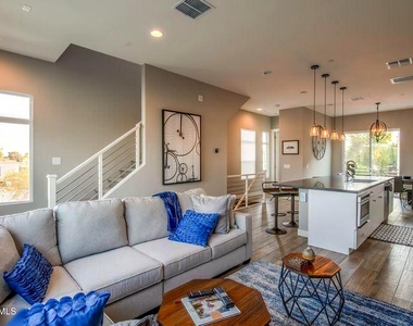 3105 N 71st Street - Photo Thumbnail 3