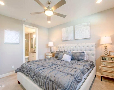 3105 N 71st Street - Photo Thumbnail 6