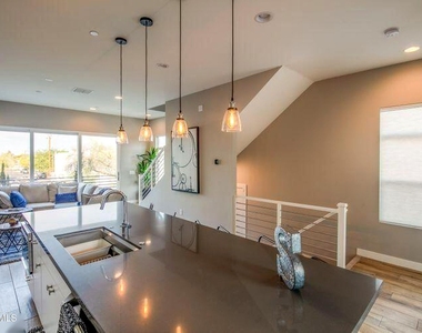 3105 N 71st Street - Photo Thumbnail 15