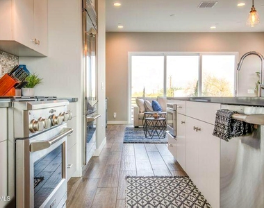 3105 N 71st Street - Photo Thumbnail 14