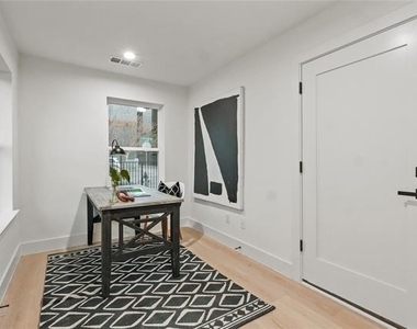 2101 N Prairie Avenue - Photo Thumbnail 5