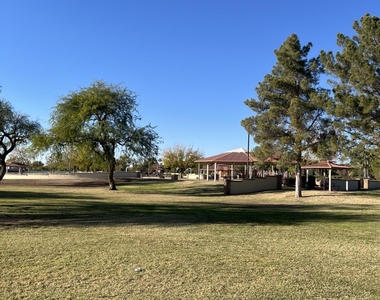 7211 W Irma Lane - Photo Thumbnail 5