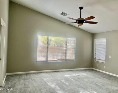 7211 W Irma Lane - Photo Thumbnail 11