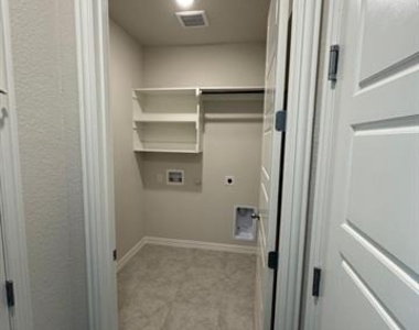 1201 Indianola - Photo Thumbnail 16