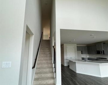 1201 Indianola - Photo Thumbnail 22
