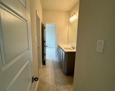 1201 Indianola - Photo Thumbnail 29