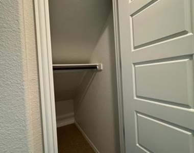 1201 Indianola - Photo Thumbnail 28