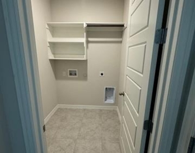 1201 Indianola - Photo Thumbnail 13
