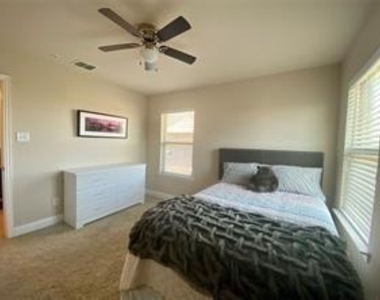 432 Hunt Drive - Photo Thumbnail 18