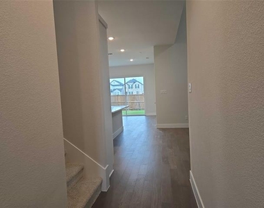 11539 Pinto Street - Photo Thumbnail 3