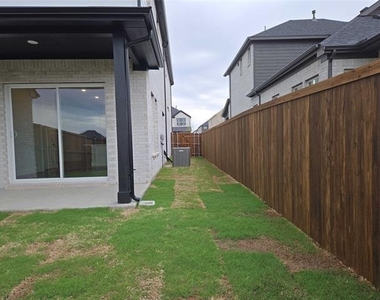 11539 Pinto Street - Photo Thumbnail 32