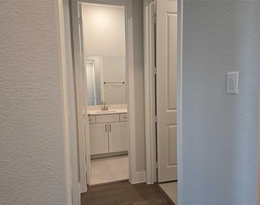 11539 Pinto Street - Photo Thumbnail 19