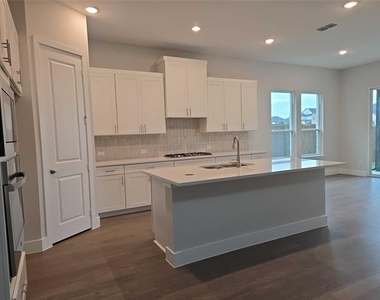 11539 Pinto Street - Photo Thumbnail 11