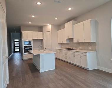 11539 Pinto Street - Photo Thumbnail 10