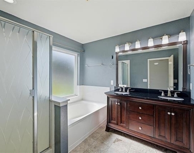 2304 Pheasant Run - Photo Thumbnail 15