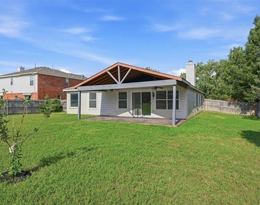 2304 Pheasant Run - Photo Thumbnail 23