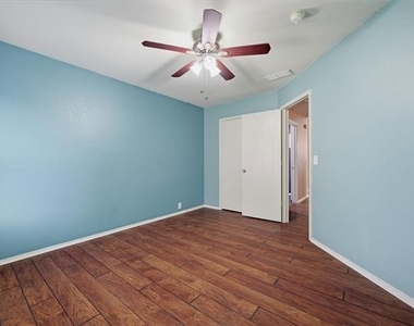 2304 Pheasant Run - Photo Thumbnail 17