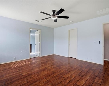2304 Pheasant Run - Photo Thumbnail 14