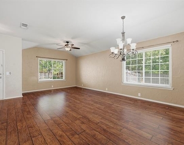 2304 Pheasant Run - Photo Thumbnail 4
