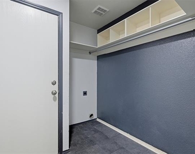 2304 Pheasant Run - Photo Thumbnail 20