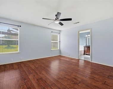 2304 Pheasant Run - Photo Thumbnail 13