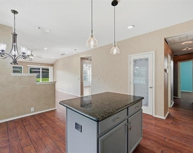 2304 Pheasant Run - Photo Thumbnail 8