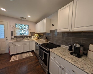 804 Canal Street - Photo Thumbnail 3
