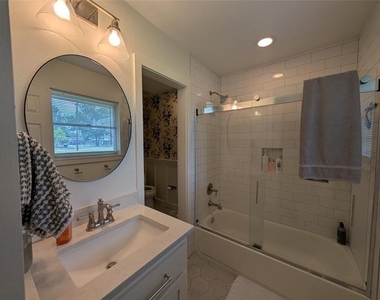 804 Canal Street - Photo Thumbnail 9