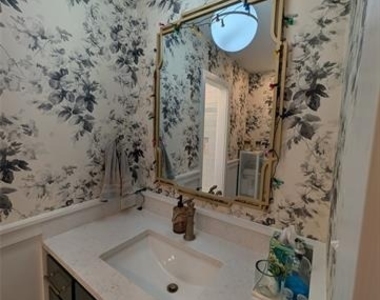 804 Canal Street - Photo Thumbnail 7