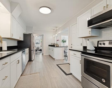 2641 Boyd Avenue - Photo Thumbnail 4