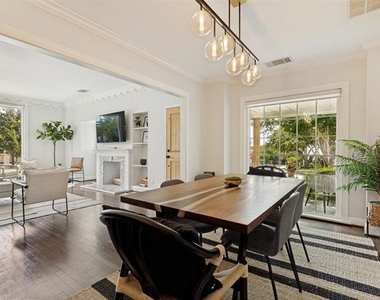 2641 Boyd Avenue - Photo Thumbnail 5