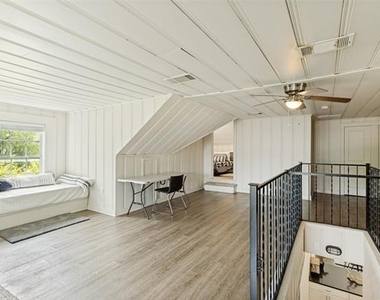 2641 Boyd Avenue - Photo Thumbnail 12
