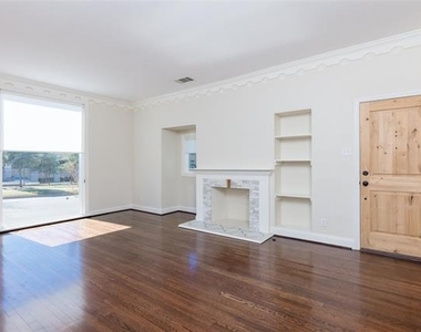 2641 Boyd Avenue - Photo Thumbnail 3
