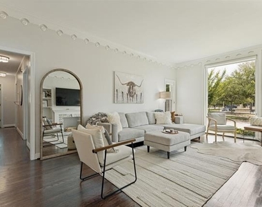 2641 Boyd Avenue - Photo Thumbnail 2