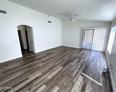 12710 W Ash Street - Photo Thumbnail 10