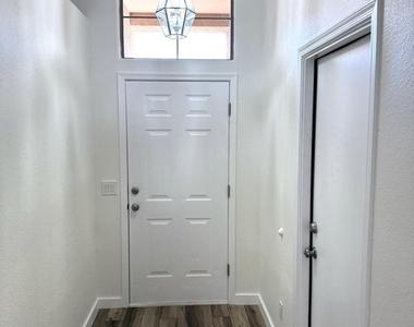 12710 W Ash Street - Photo Thumbnail 1